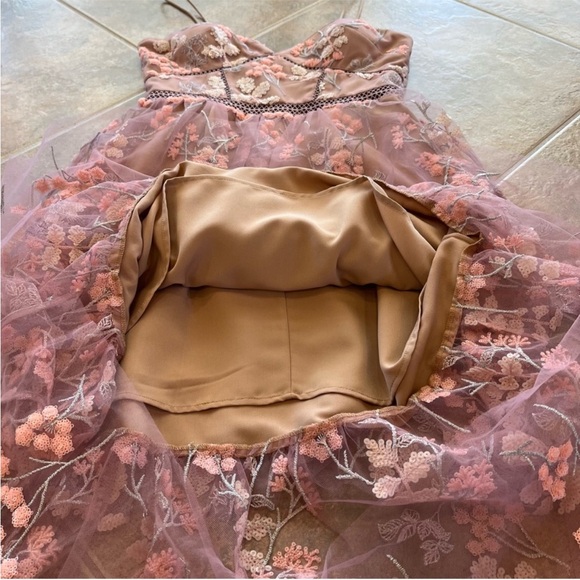 Self-Portrait 3D Floral Embellished Tulle
Midi Dress in Pink Size 10 - Picture 12 of 16